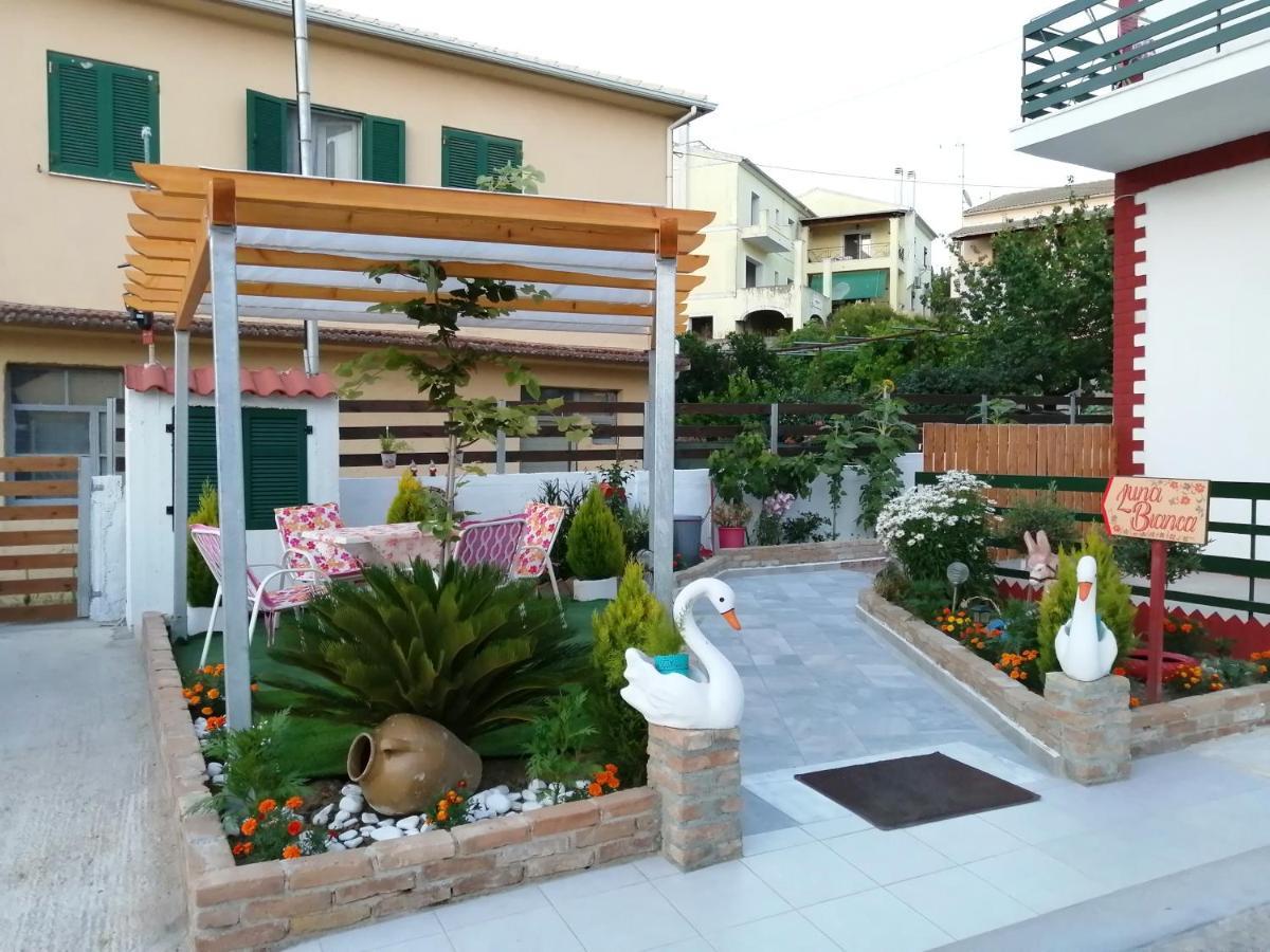 Luna Bianca - Corfu Apartments Extérieur photo